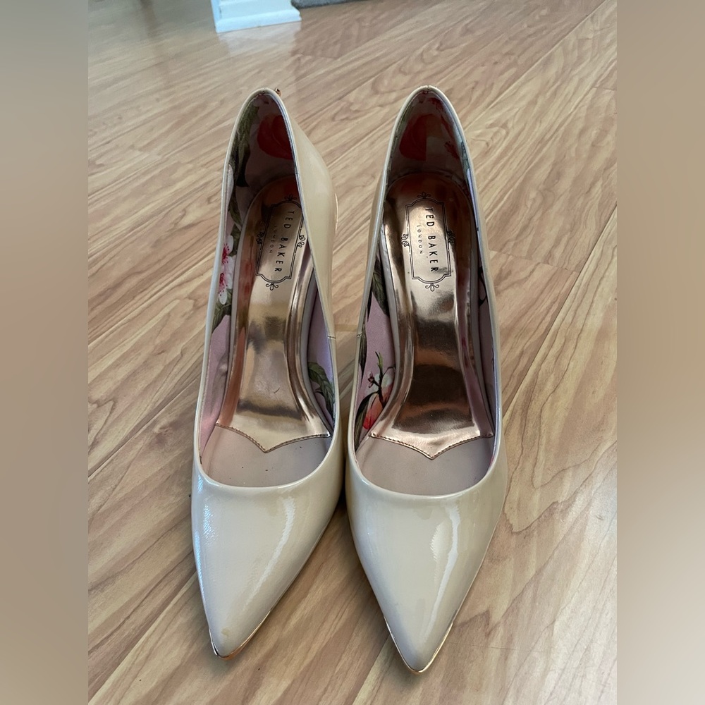 Ted Baker pumps size 40